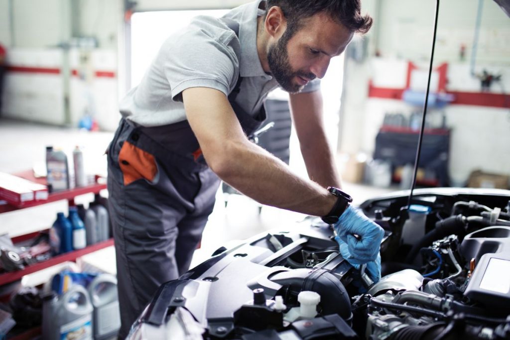 Al Shatry also provides a vast range of car repair and maintenance services